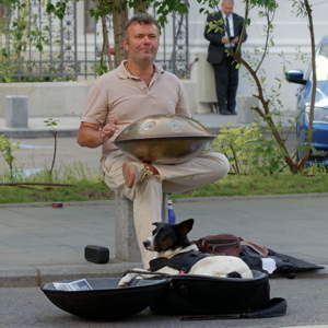 Man playing handpan on the street